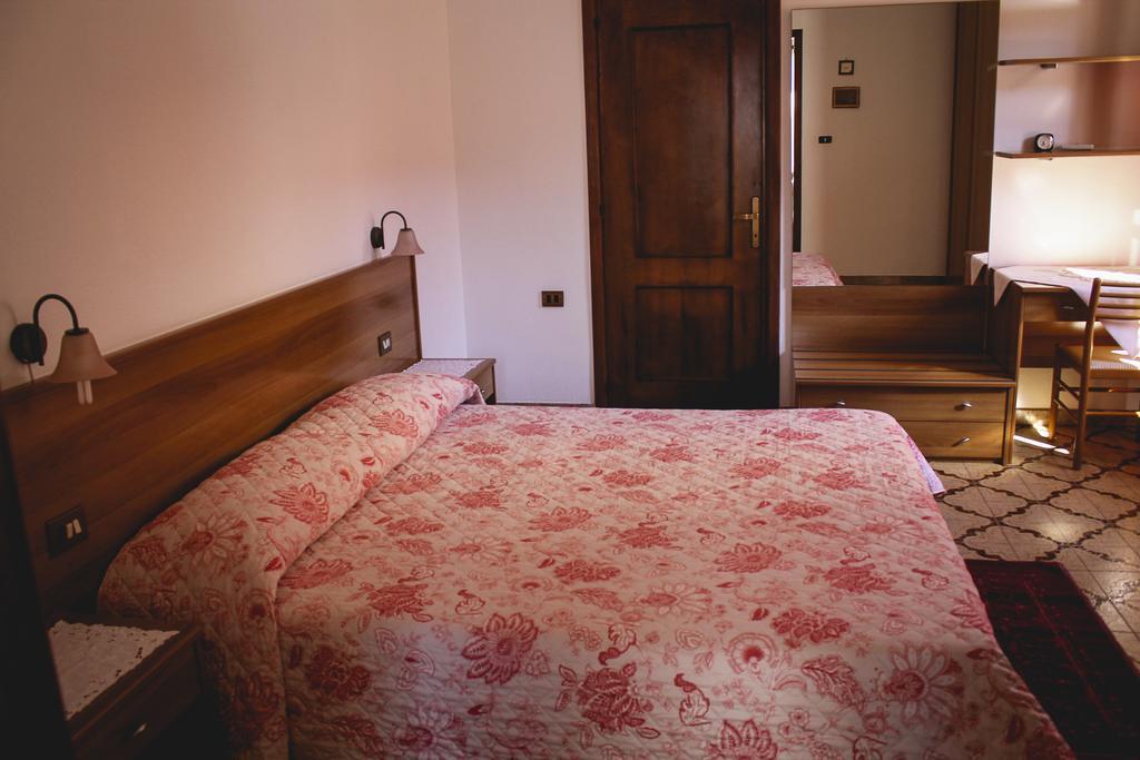 Agriturismo Perdaba Fluminimaggiore Habitación foto